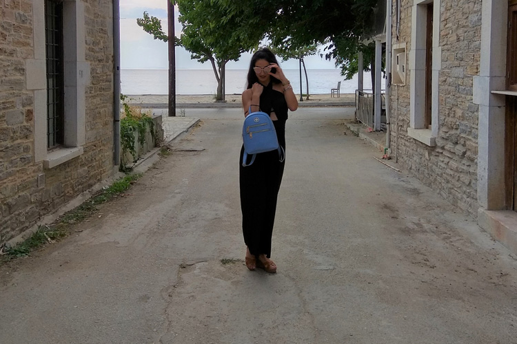 ΤΣΑΝΤΕΣ 4BAG GREEK HANDMADE ΦΩΤΟΓΡΑΦΙΖΟΝΤΑΙ ΣΤΗ ΜΗΛΙΝΑ